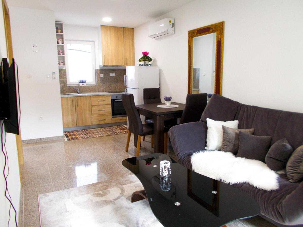 Kovac Riverfront Apartments موستار المظهر الخارجي الصورة