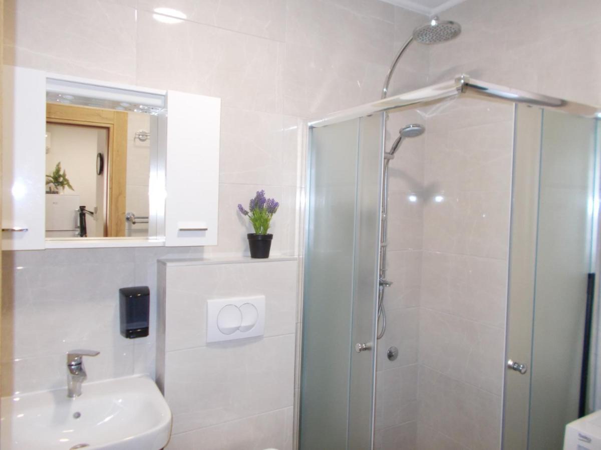 Kovac Riverfront Apartments موستار المظهر الخارجي الصورة
