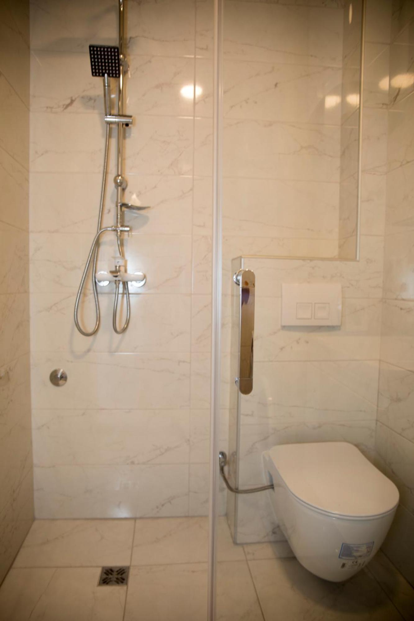 Kovac Riverfront Apartments موستار المظهر الخارجي الصورة